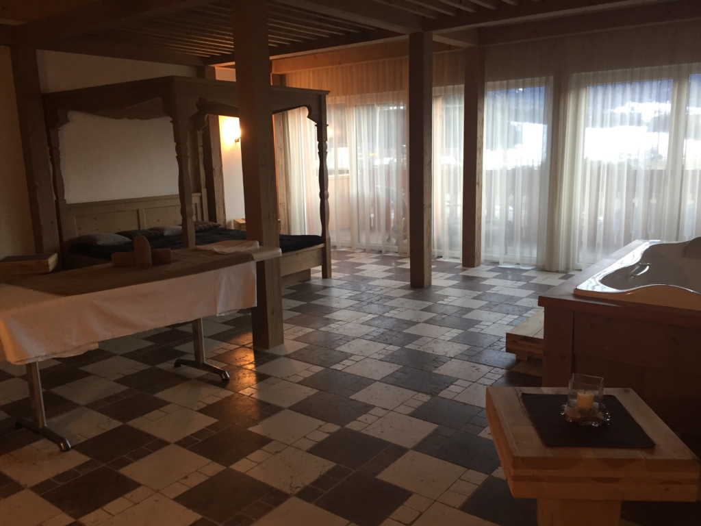In der privaten Spa-Suite des Hotels Alpenhof können Gäste dem Alltag entfliehen