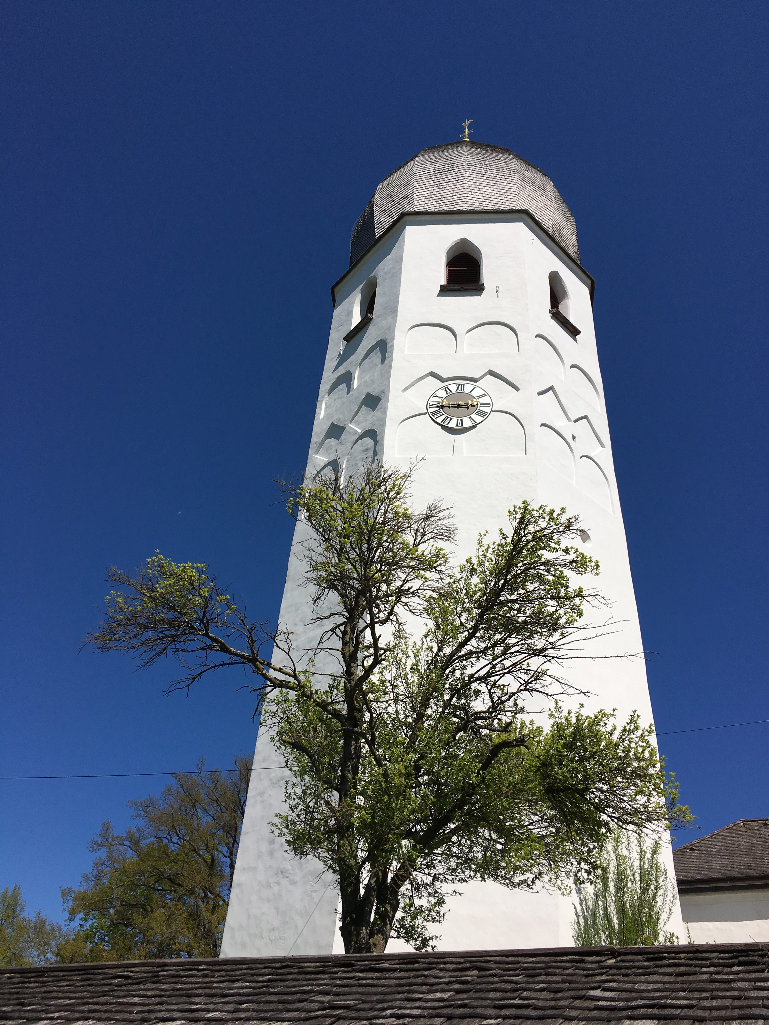 Perfekter Tag Chiemsee Bayern Seenliebe Fraueninsel Glockenturm von Kloster Frauenwörth