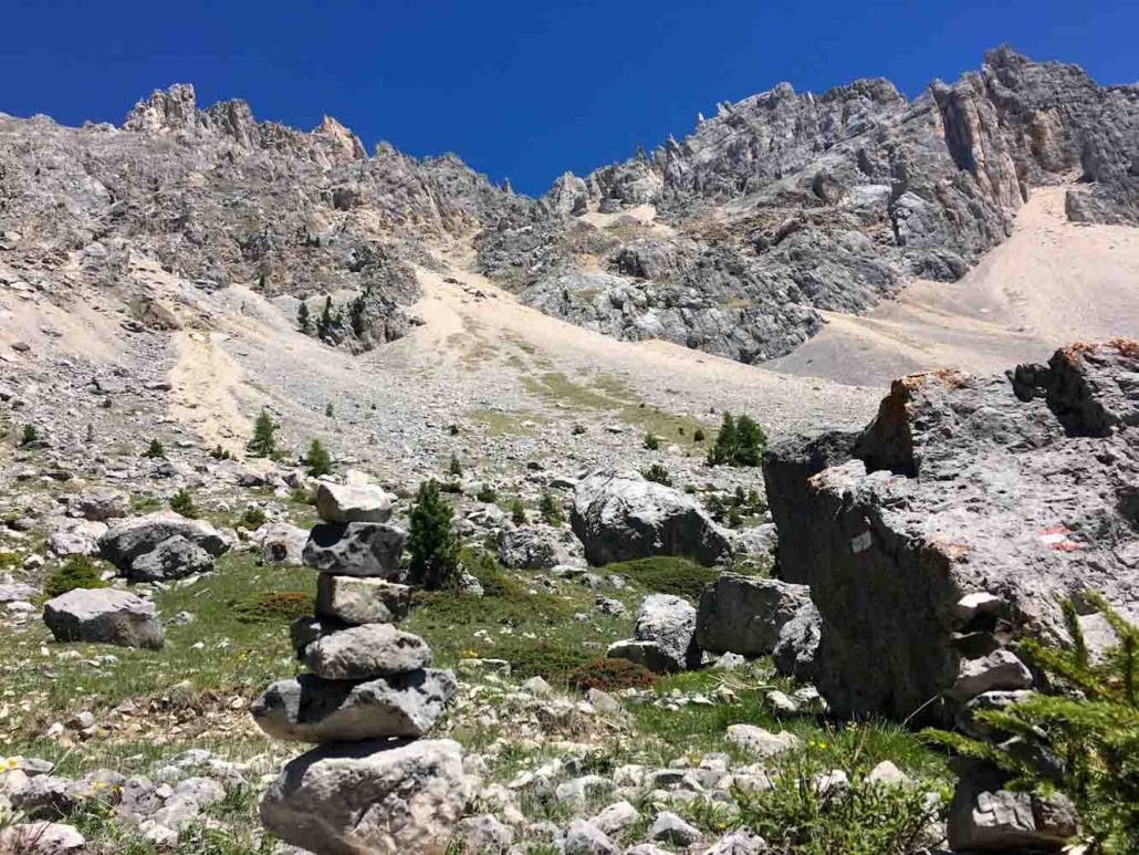 Steinmännchen im UNESCO Weltnaturerbe Dolomiten unterhalb des Rosengarten
