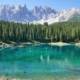 Wellness in der Natur. Am Karersee im UNESO Weltnaturerbe der Dolomiten in Südtirol fand ich auf einer Genussreise diesen traumhaften See