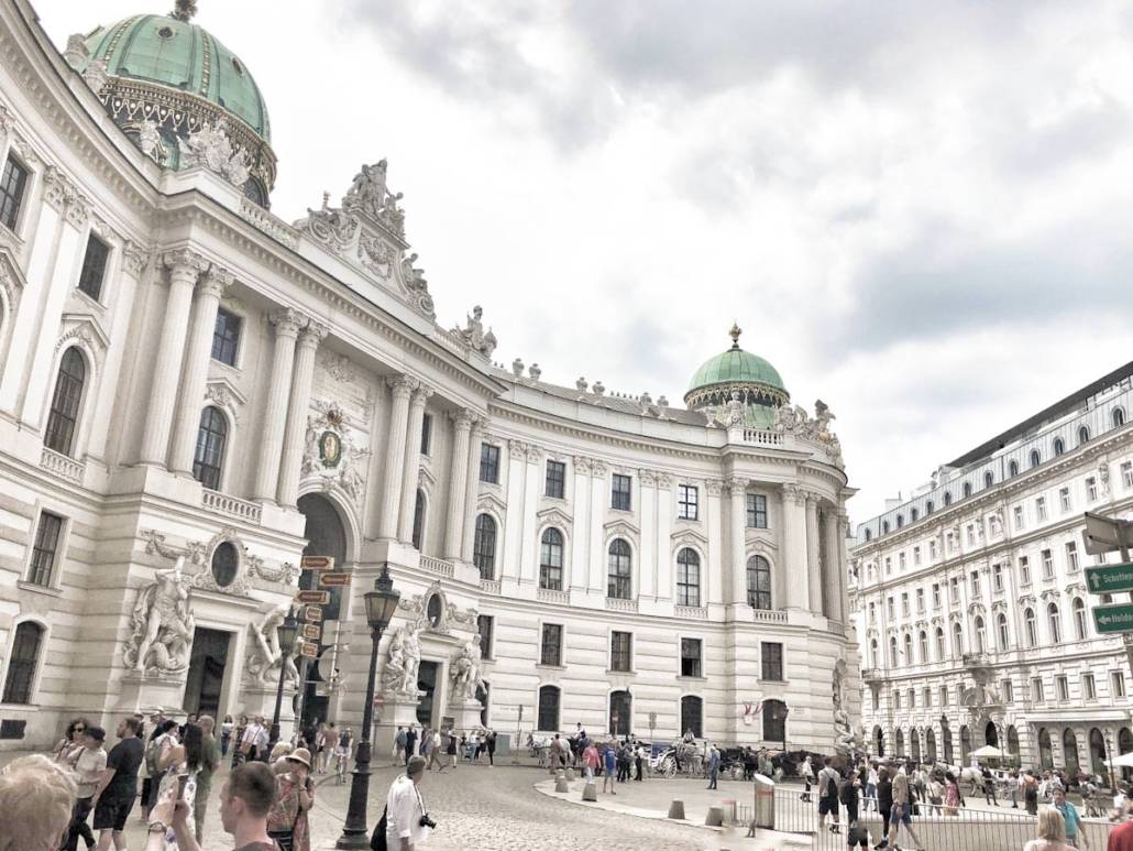 Wien für Anfänger – Ausflugsziele in Wien Das erste Mal in Wien, Österreich? Wo sind die besten Sightseeing Tipps? Wo gibt es regionale Spezialitäten und welche Ausflugsziele sind ein echter To Do Tipp? #Wien #Reisetipps #Städtereise #Hoteltipp #Österreich #Citytrip