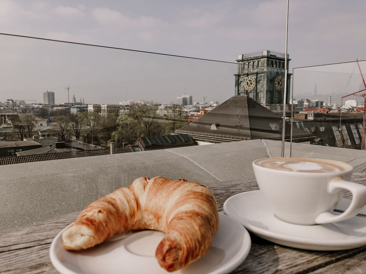 Städtereise München von oben, die schönsten Aussichtspunkte der Stadt. Frühstück über den Dächern der Voralpen Metropole