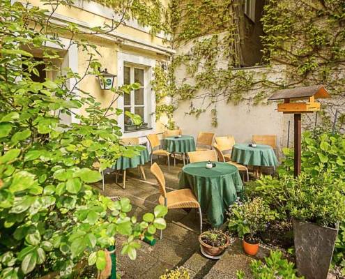 Terrasse im Gartencafe Wien