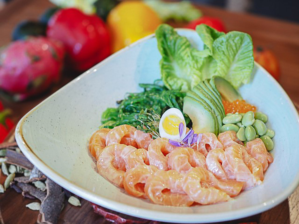 Vakkaru Maldives - Rezept - Poke Bowl Lachs