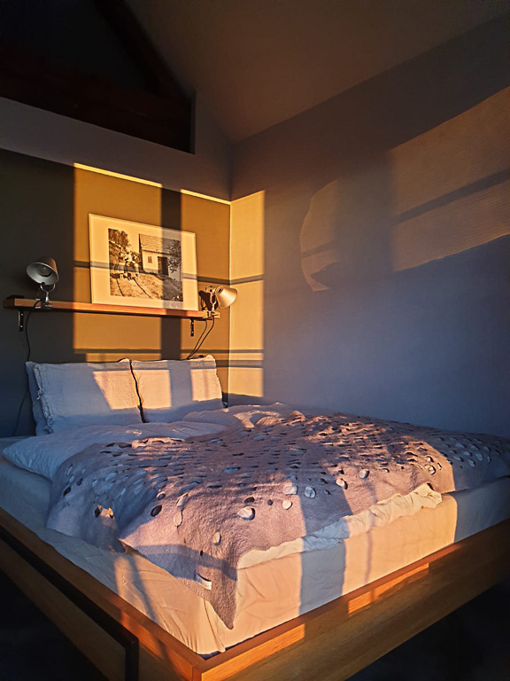 Bett bei Sonnenaufgang Foto Ronald Kantauer