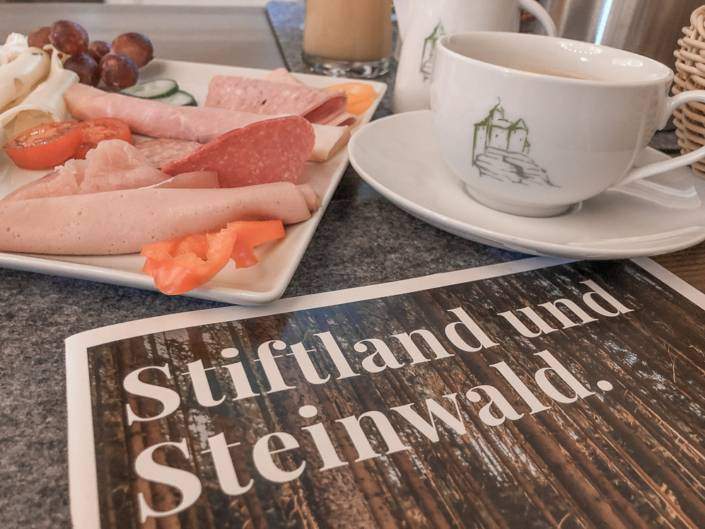 Frühstück auf Burg Falkenberg, wenn sich Stiftland und Steinwald treffen