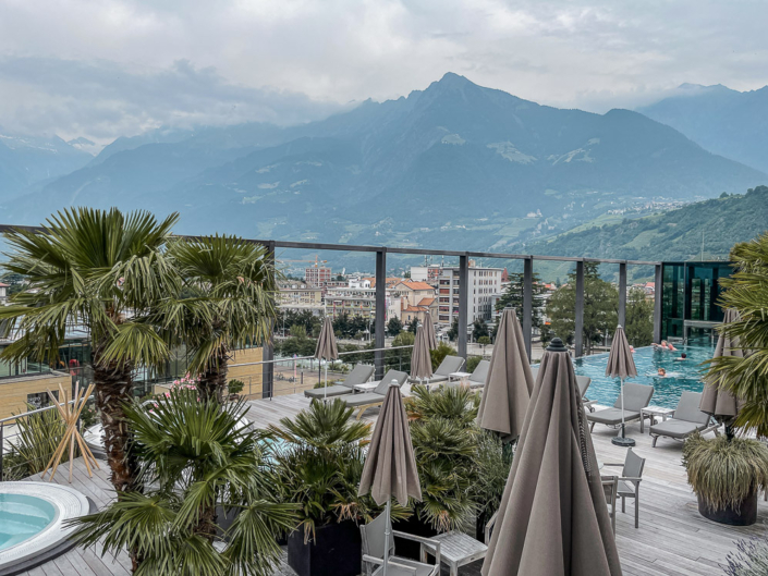 Hygge mediterran erleben MERAN - Wandern, Wellness, Glücksmomente und das Merano Flower Festival - Lust auf Südtirol. Wellness im Sky Spa des Hotel Therme Meran